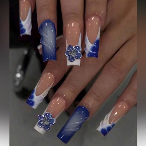 Press on nails - Picture 1 of 3